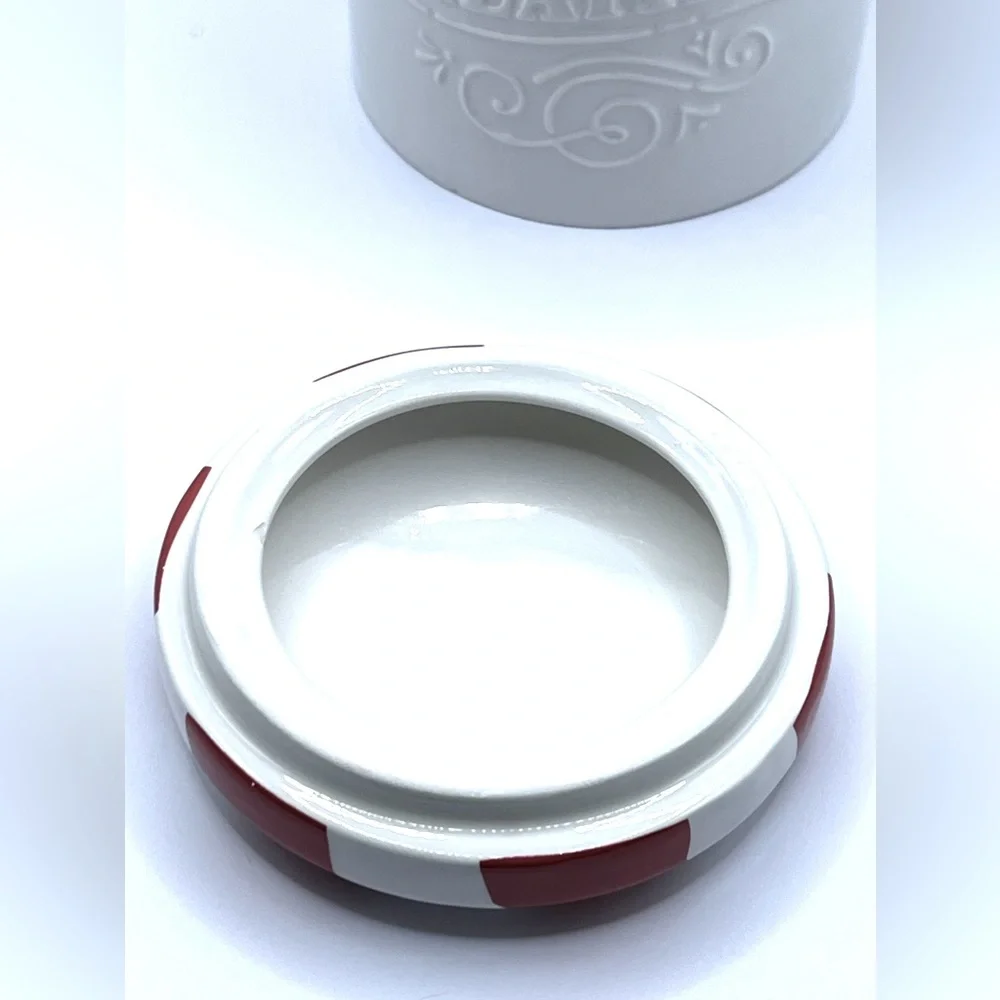 Hallmark Season's Treatings Holidays Ceramic White Jar Peppermint Candy Lid - Picture 5 of 8